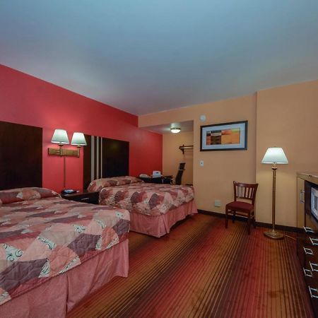Rodeway Inn Macarthur Airport Ronkonkoma Eksteriør bilde
