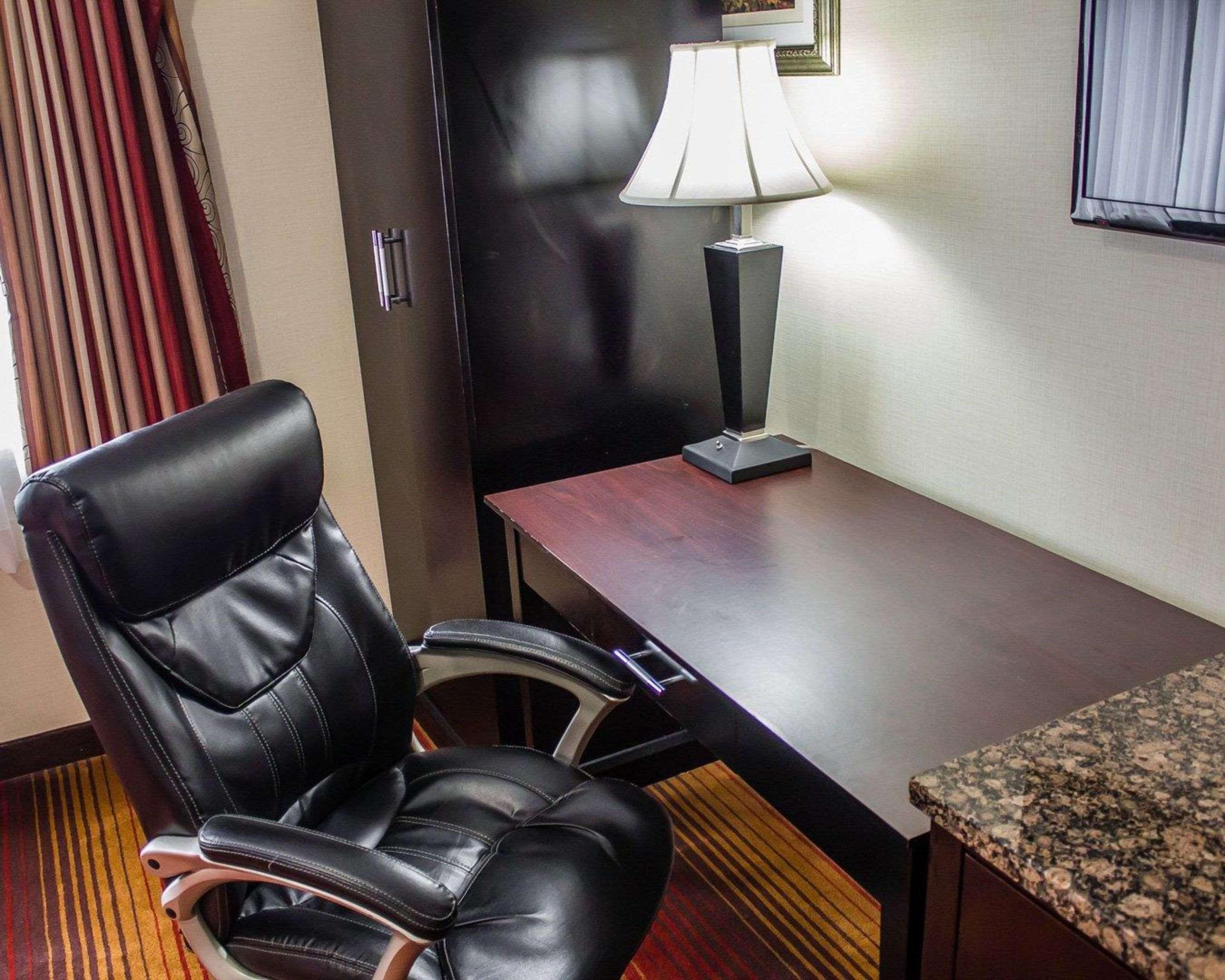 Rodeway Inn Macarthur Airport Ronkonkoma Eksteriør bilde
